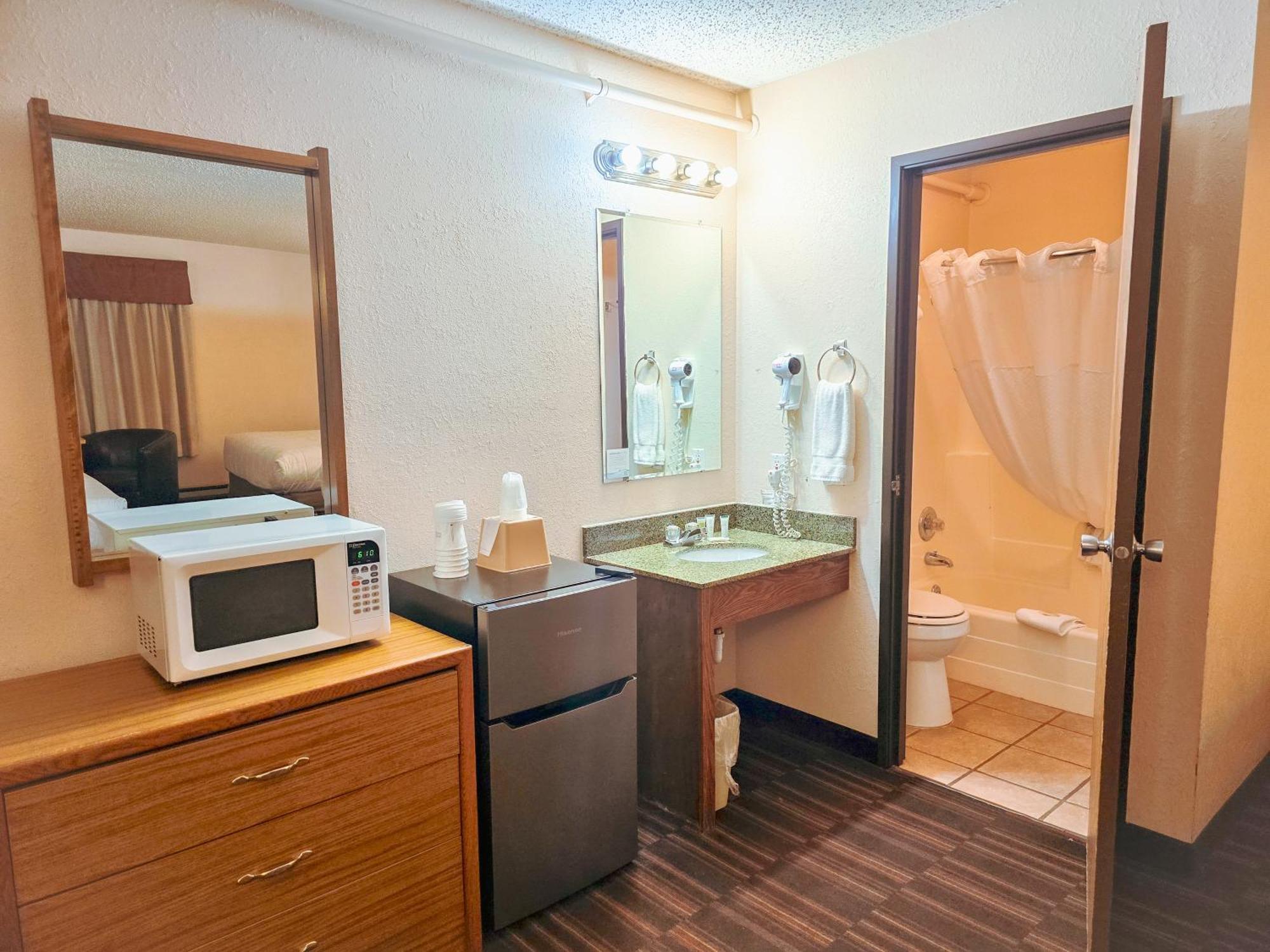 ซูเปอร์ 8 บาย วินด์แฮม ราพิด ซิตี้ Hotel เรพิดซิตี้ ภายนอก รูปภาพ